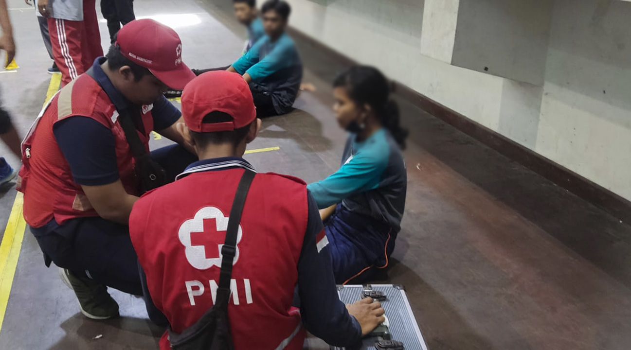 Tim Medis PMI Kota Denpasar Siaga di GOR Ngurah Rai untuk Uji Coba TKSI