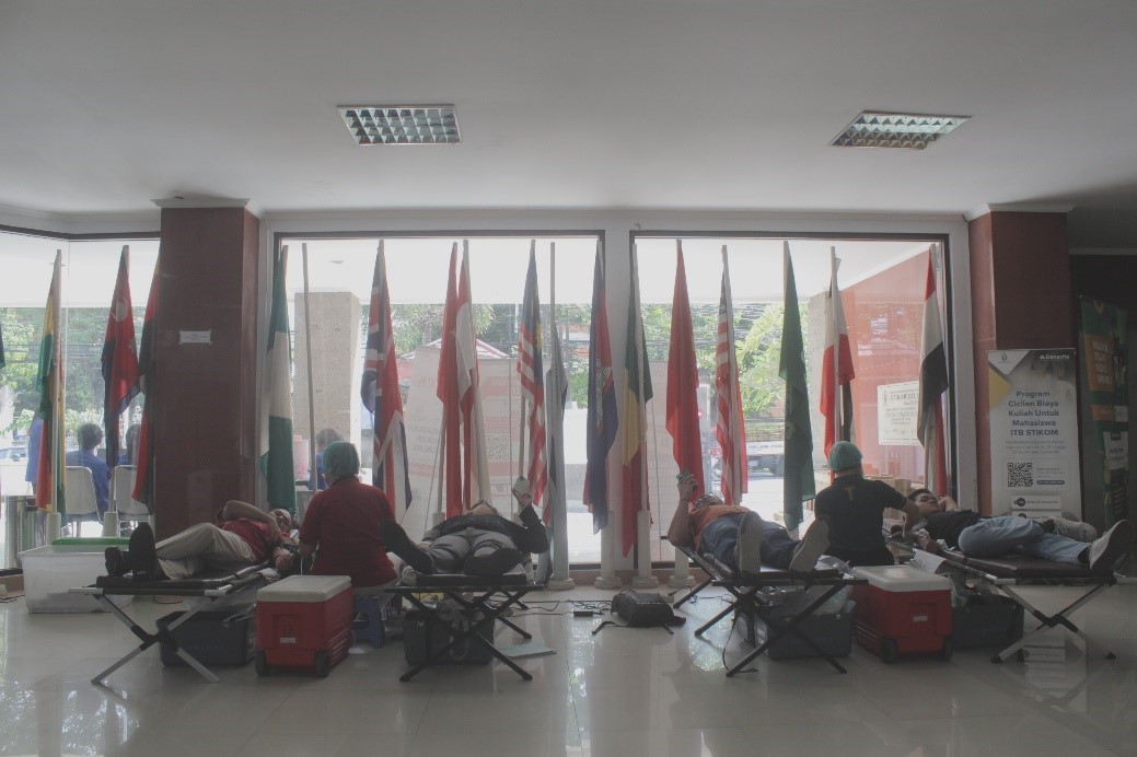KSR-PMI Unit ITB STIKOM Bali Gelar Donor Darah