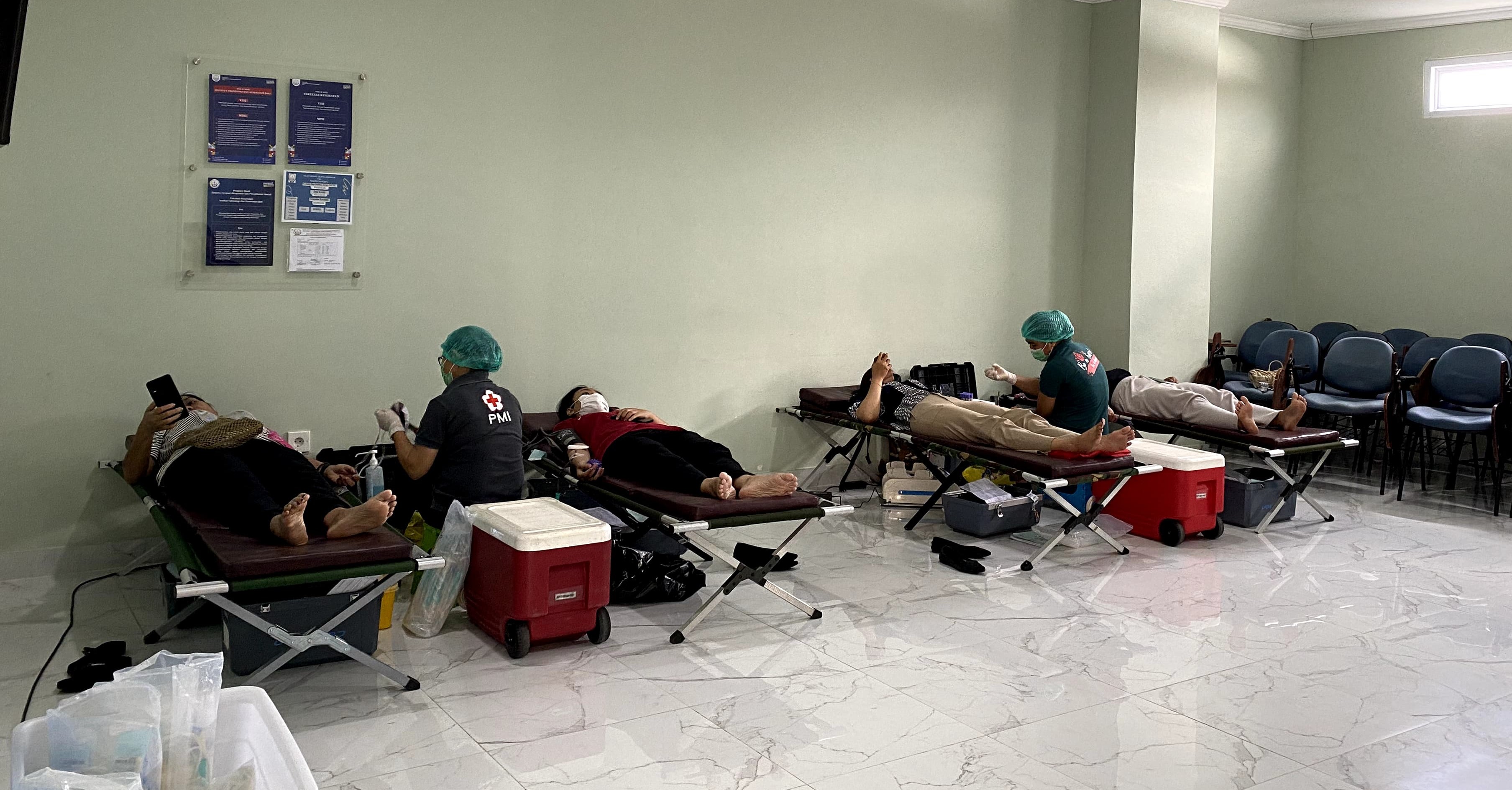 KSR-PMI Unit ITEKES Bali Meriahkan ITEKES Journey Vol.2 dengan Donor Darah