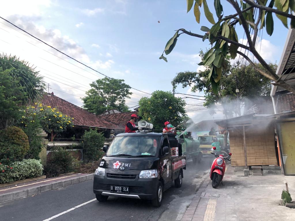 Penyemprotan Disinfektan Di Wilayah Desa Kesiman Kertalangu