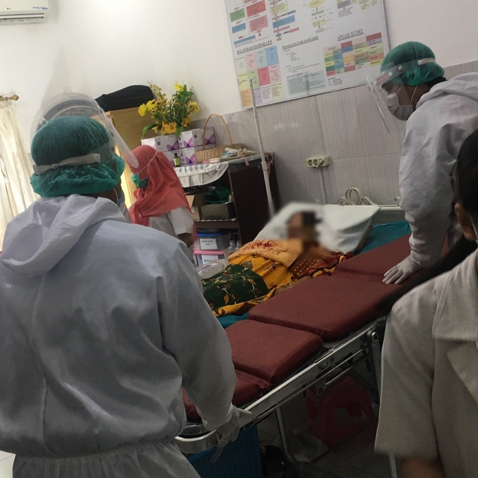 Siaga Ambulance PMI Rujuk Pasien Di Jl. Gunung Agung