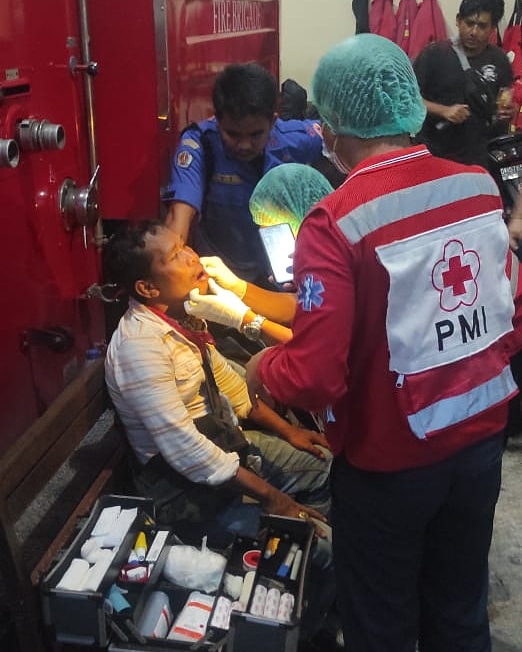 Ambulance PMI Penanganan Korban Lakalantas Jl. Cokroaminoto