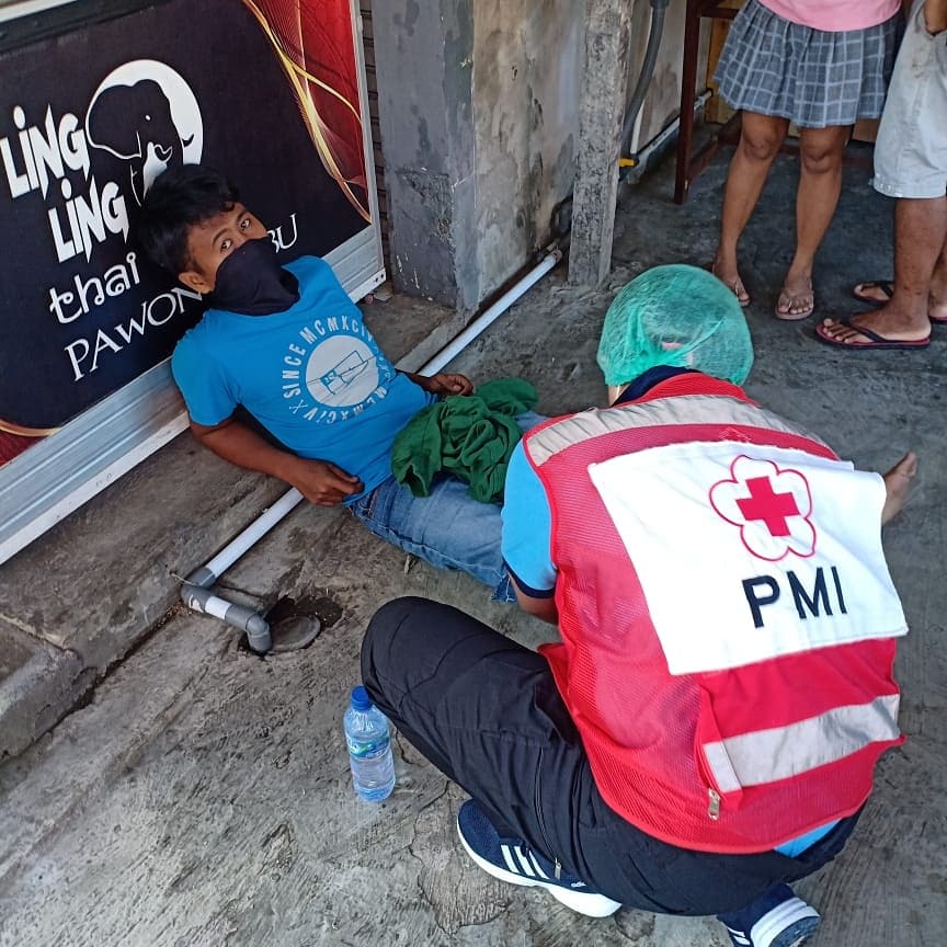 Ambulance PMI Penanganan Korban Lakalantas Jl. Gunung Tangkuban Perahu