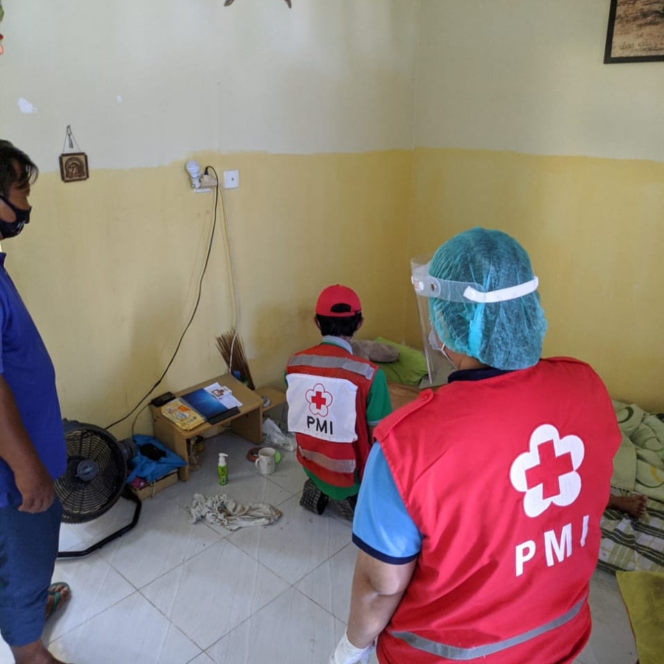 Ambulance PMI Rujuk Pasien Di Jl. Tukad Badung