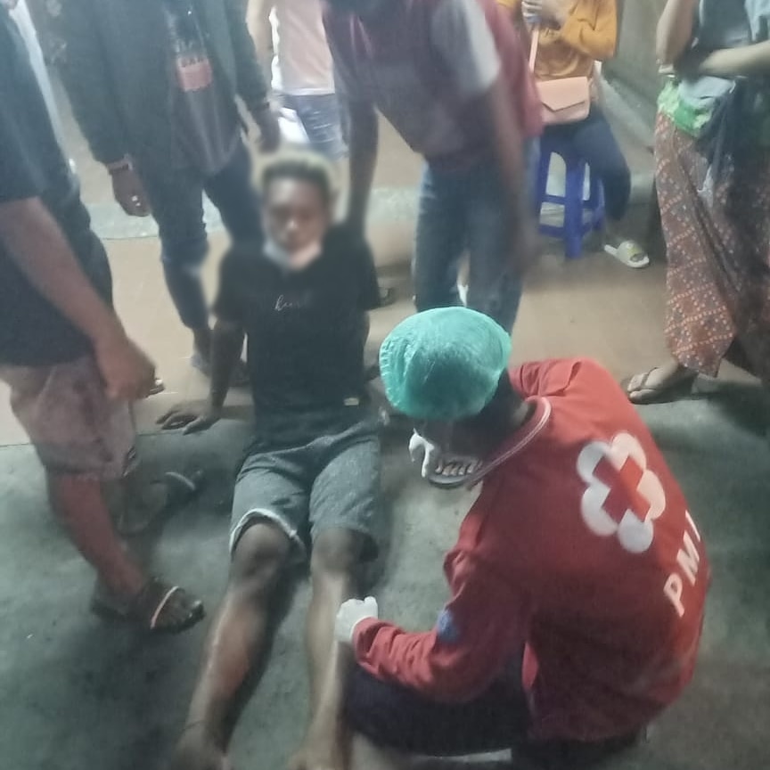 Ambulance PMI Penanganan Korban Lakalantas Jl. Imam Bonjol