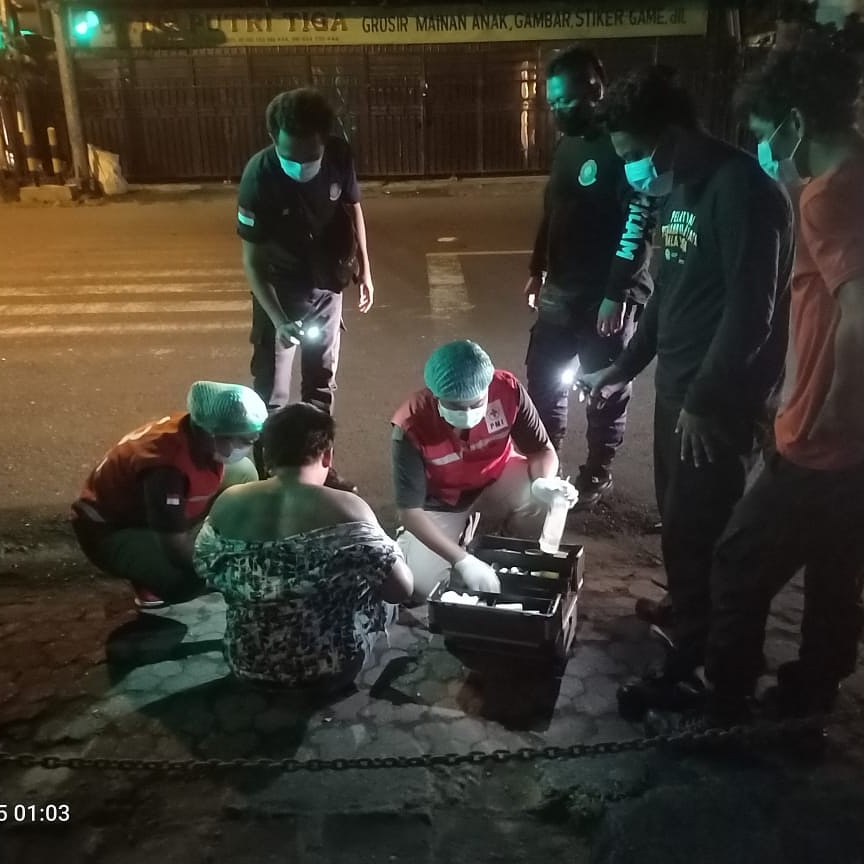 Ambulance PMI Penanganan Korban Lakalantas Jl. Imam Bonjol