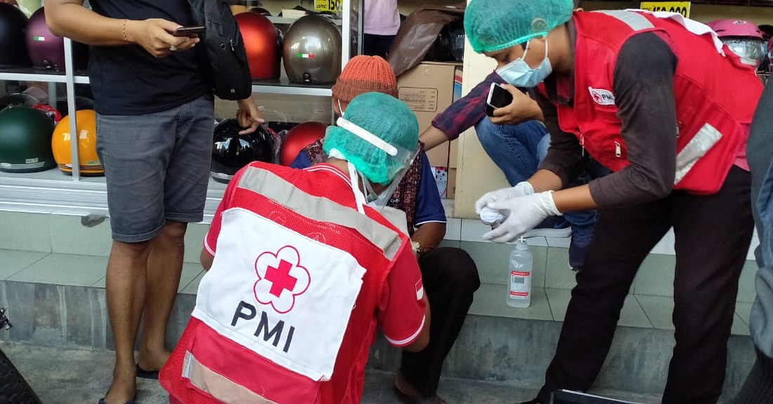 Ambulance PMI Penanganan Korban Lakalantas Jl. Imam Bonjol
