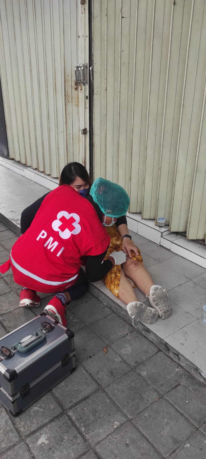 Ambulance PMI Penanganan Lakalantas Jl. Teuku Umar