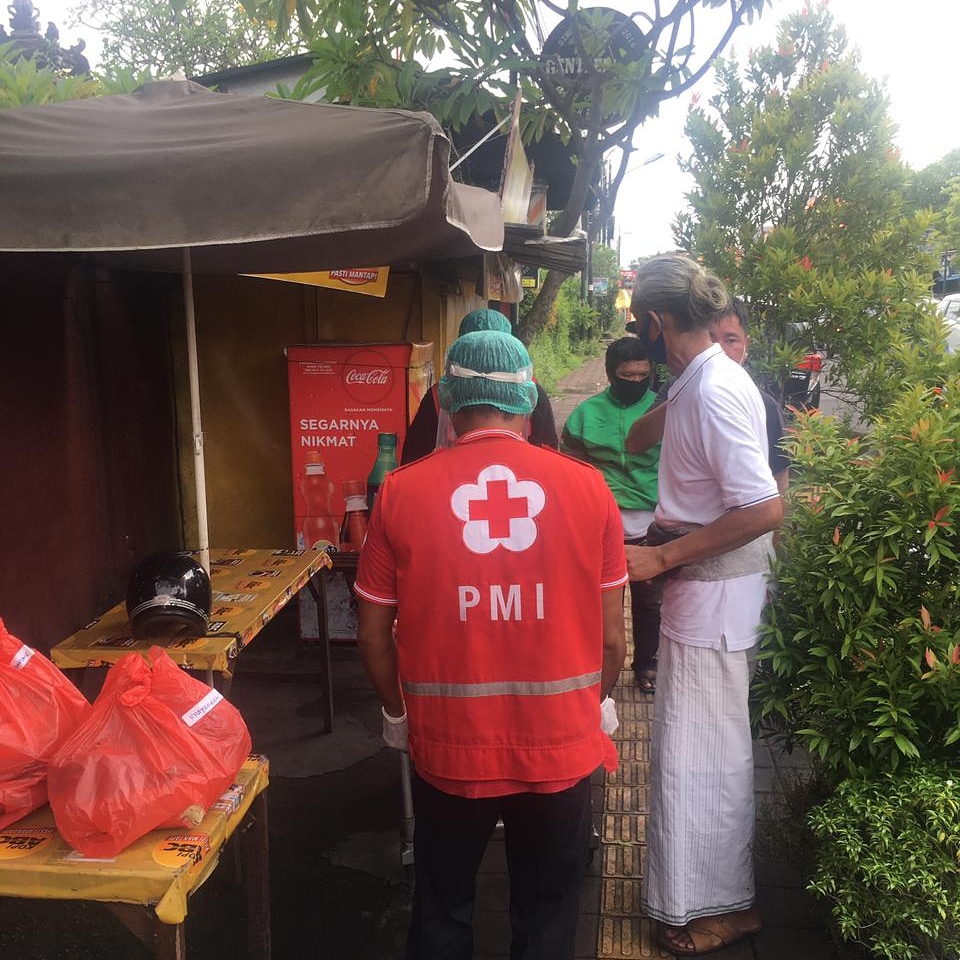 Ambulance PMI Penanganan Korban Lakalantas Jl. Imam Bonjol