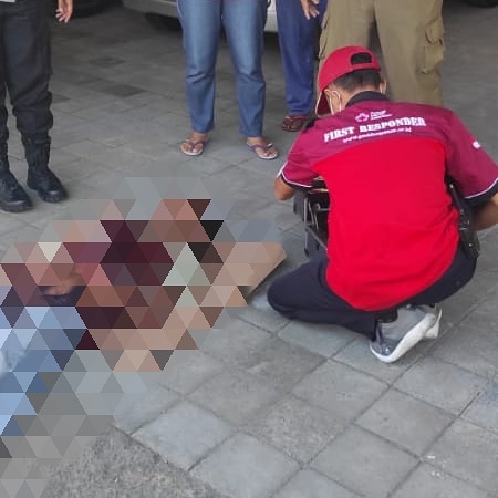 Ambulance PMI Penanganan Korban Percobaan Bunuh Diri