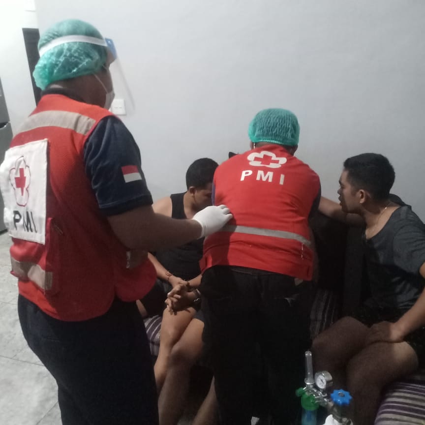 Siaga Ambulance PMI Rujuk Pasien Di Jl. Gunung Batur
