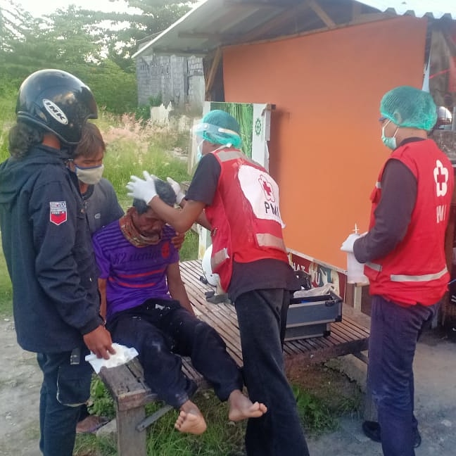 Ambulance PMI Penanganan Korban Lakalantas Jl. I Gusti Ngurah Rai