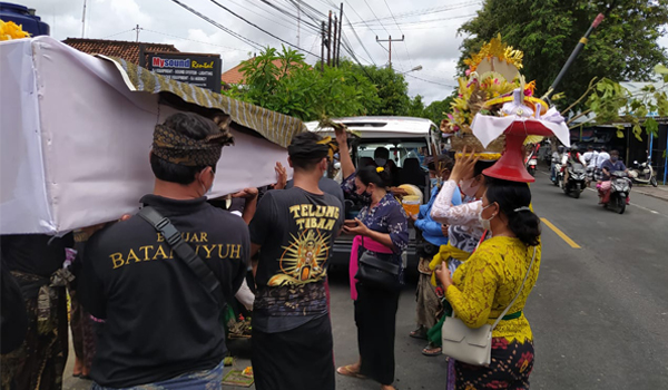 Spraying Wilayah Kelurahan Ubung Kaja