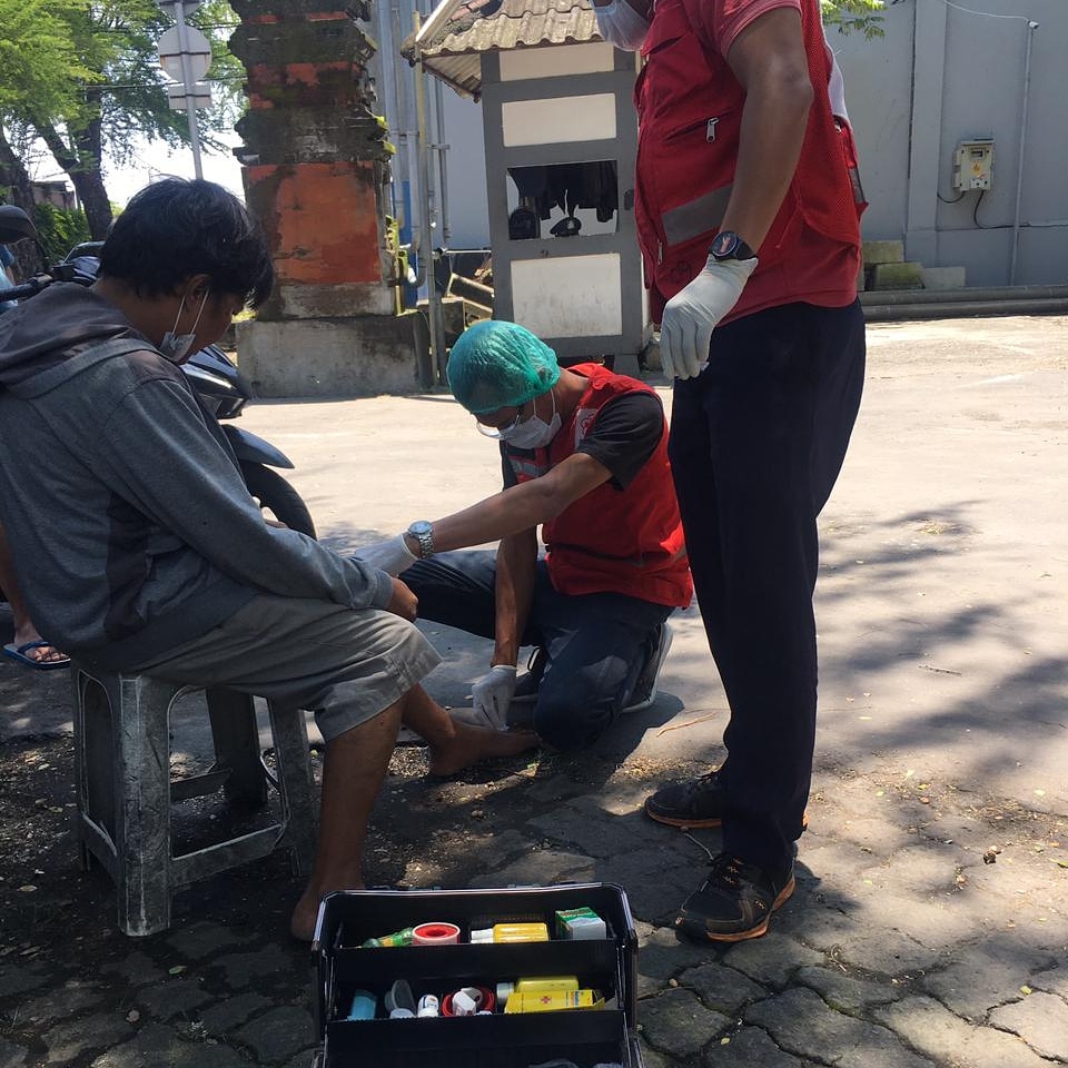 Ambulance PMI Penanganan Korban Lakalantas Jl. PB Sudirman
