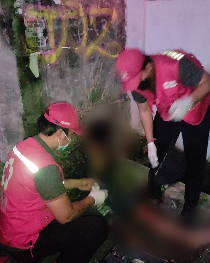 Ambulance PMI Penanganan Lakalantas Jl. Gunung Soputan