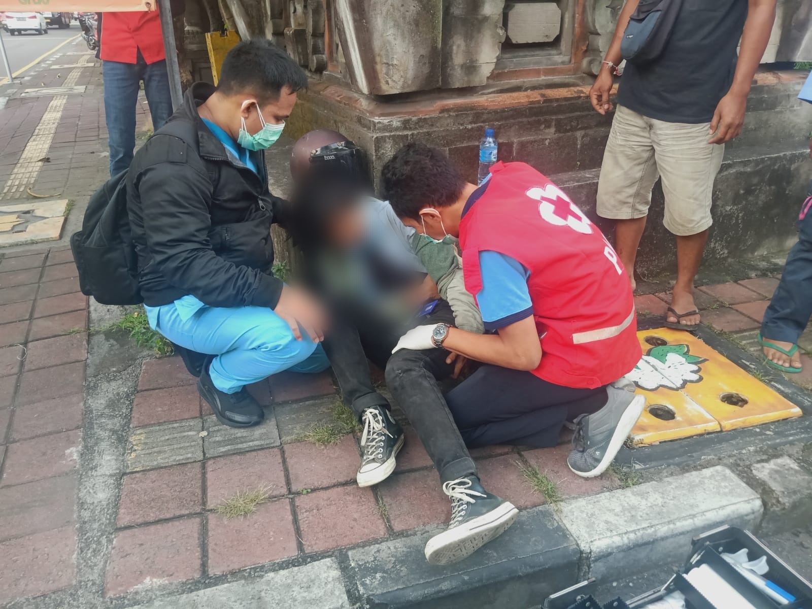 Ambulance PMI Penanganan Lakalantas Jl. Imam Bonjol
