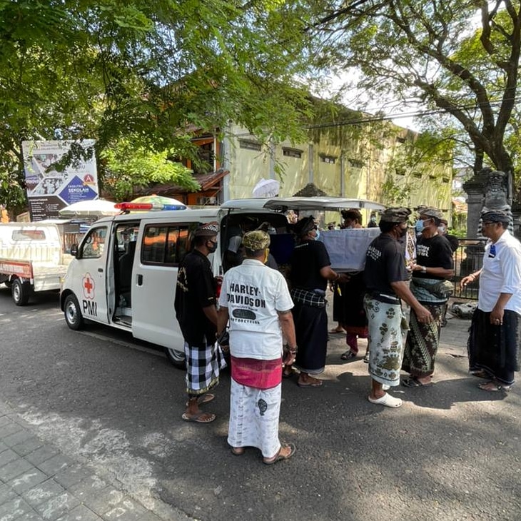 Ambulance PMI Pelayanan Jenasah Ke Setra Sebelanga