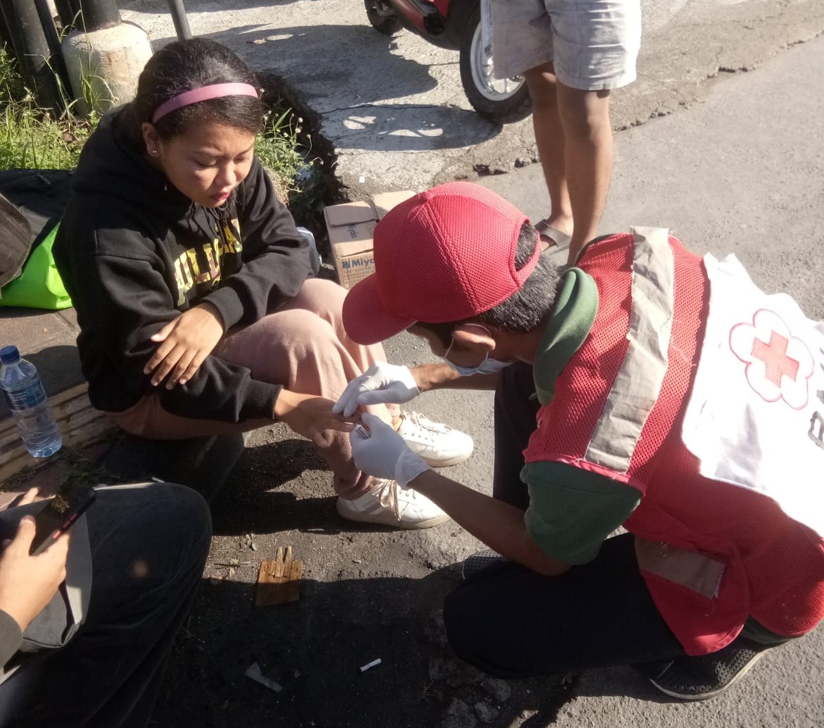 Ambulance PMI Penanganan Lakalantas Jl. Mahendradata