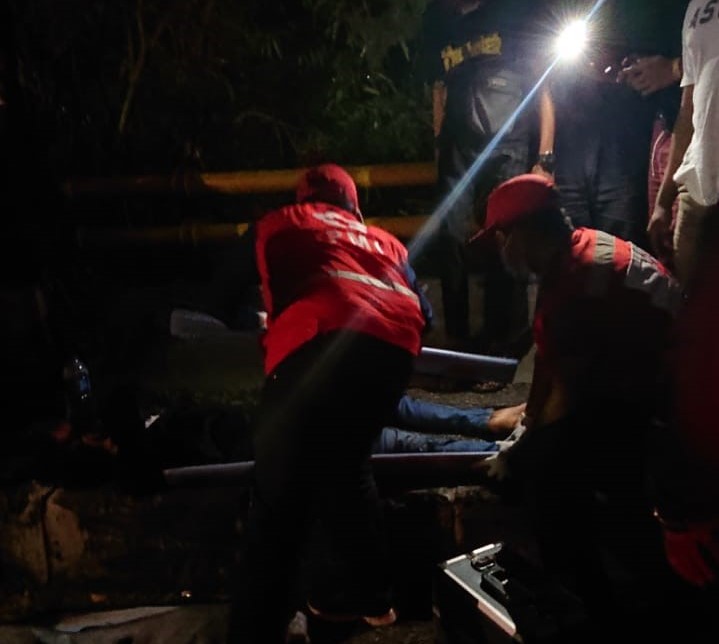Ambulance PMI Penanganan Lakalantas Di Jl. Pulau Galang