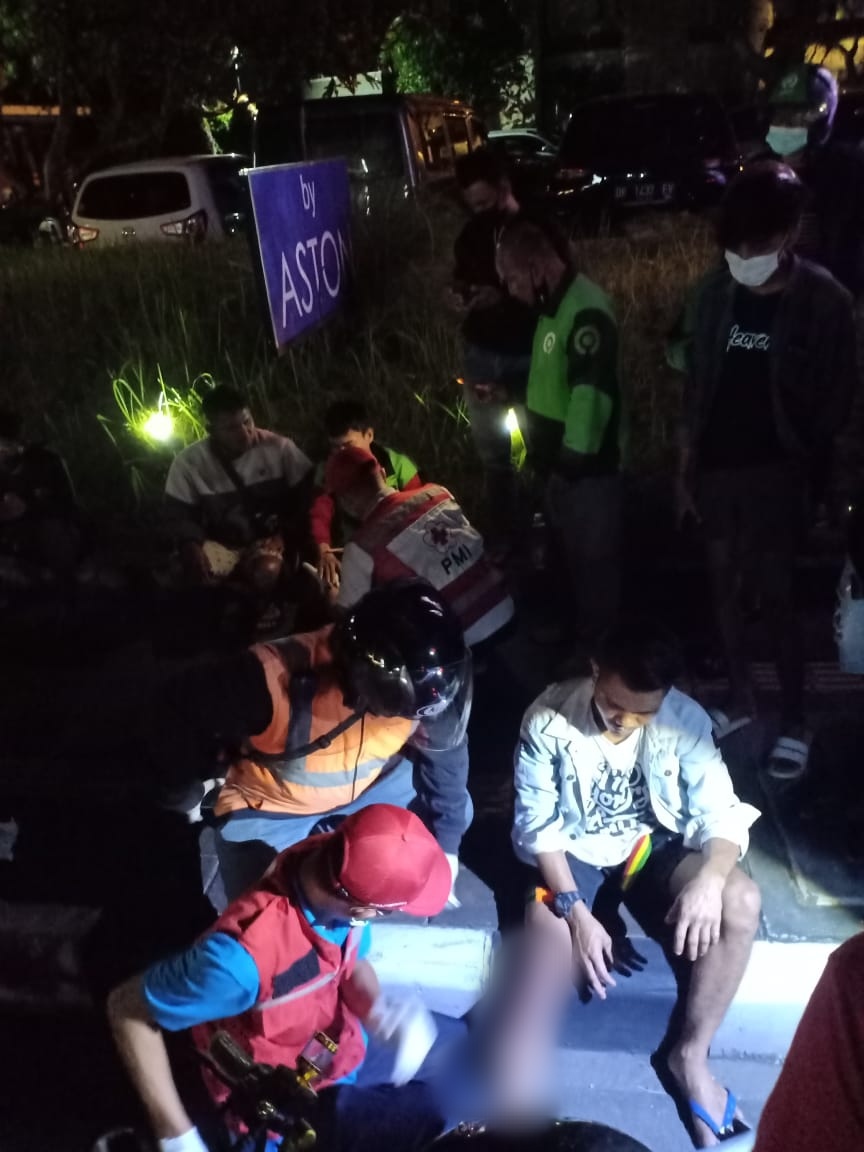 Ambulance PMI Penanganan Lakalantas